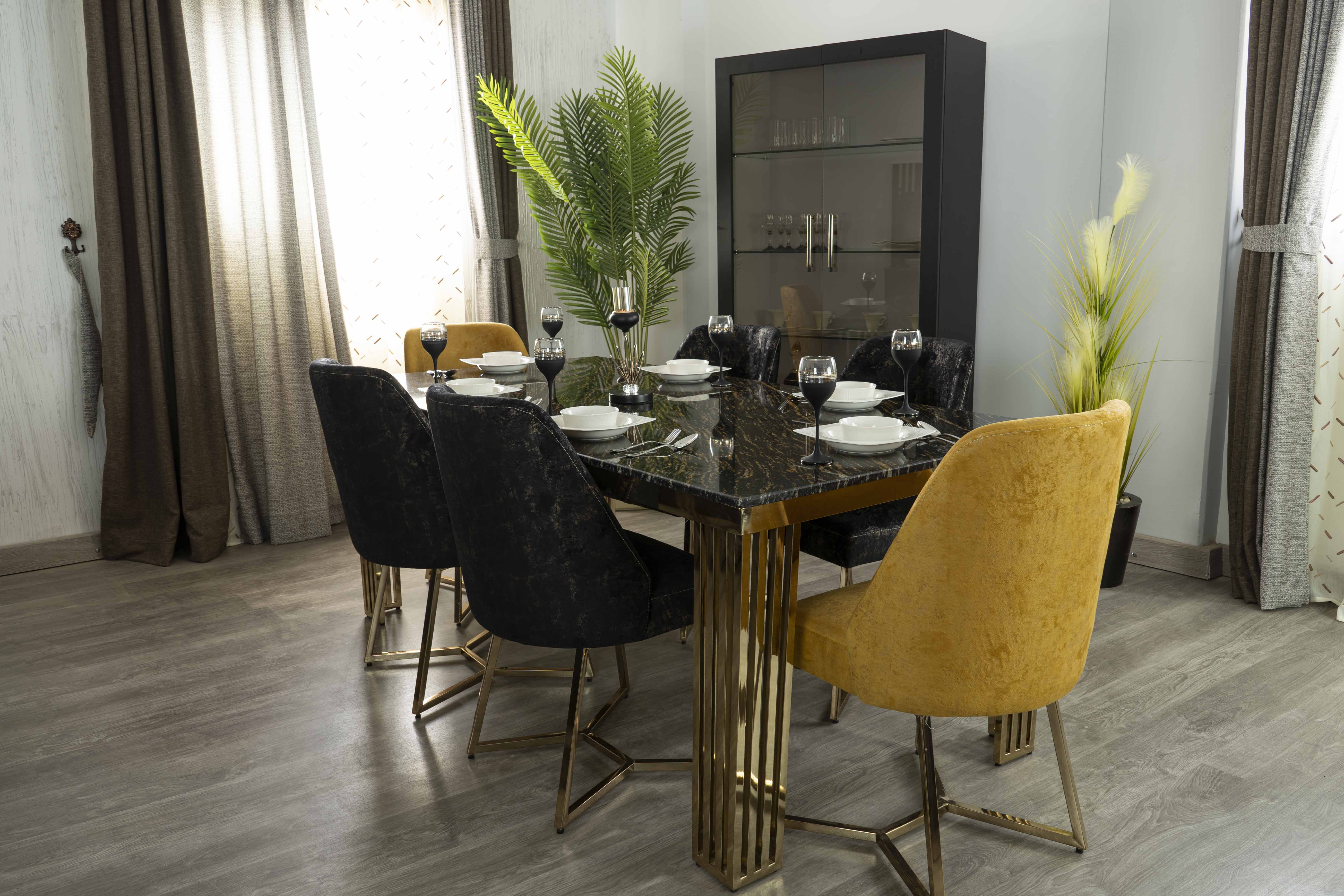 Black and Yellow Oak Dining room
