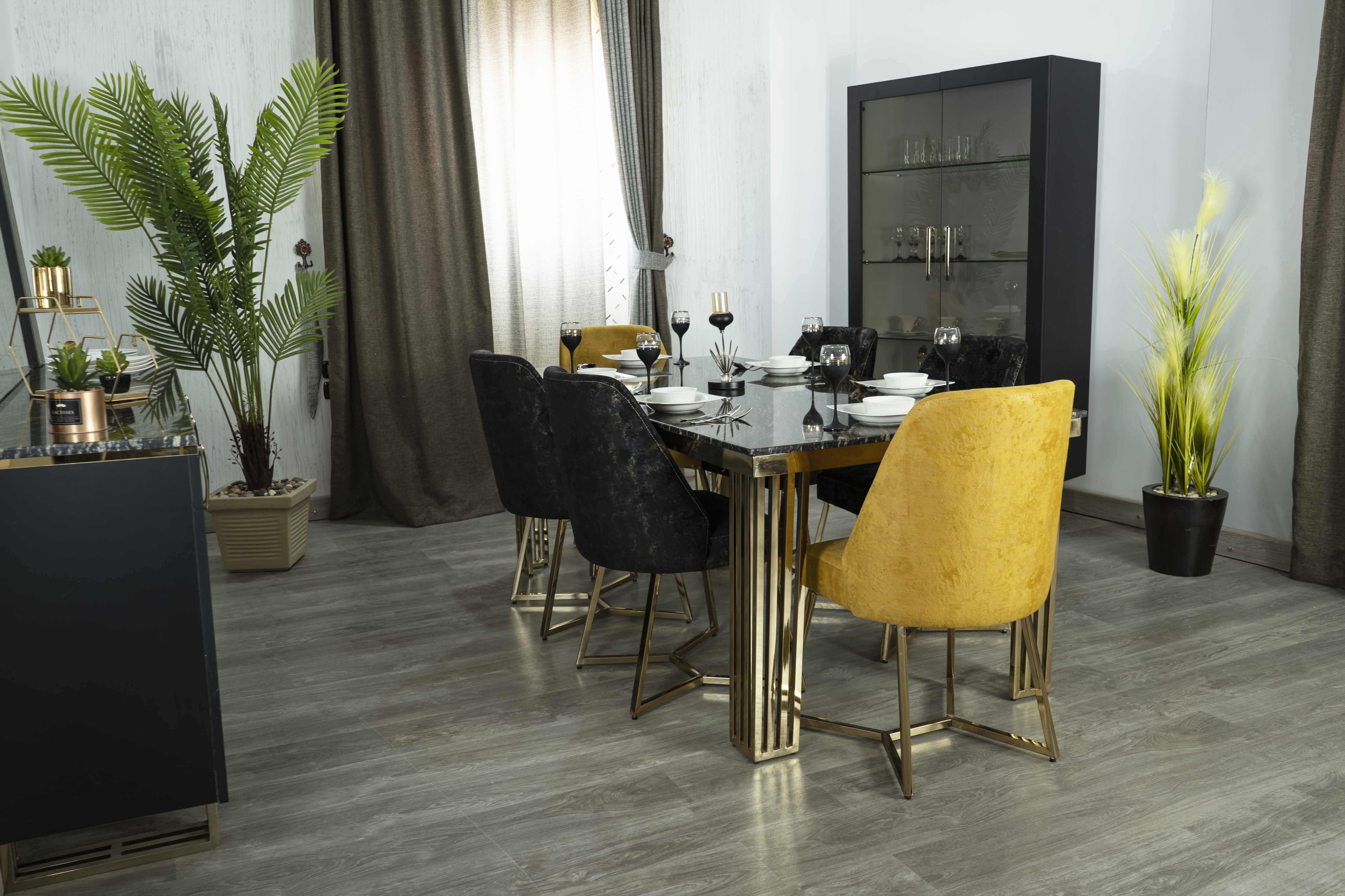 Black and Yellow Oak Dining room